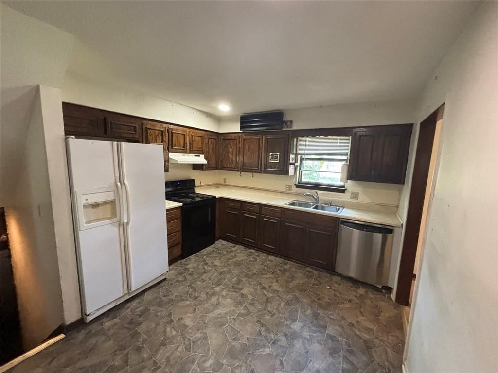 801 E Northview Street — photo 5