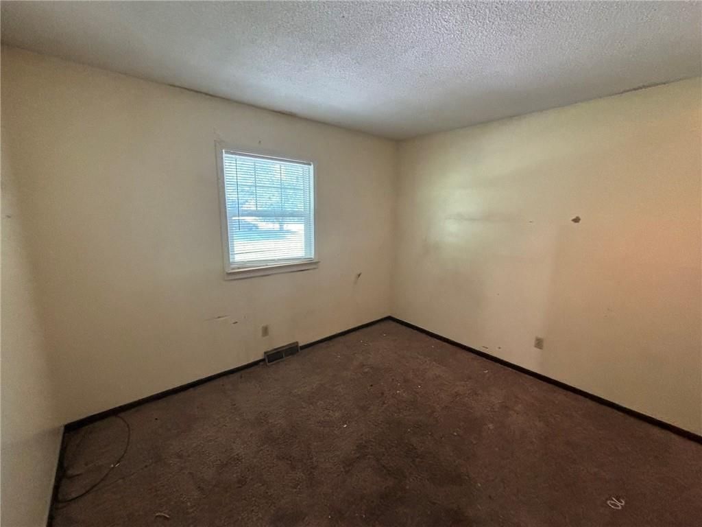 801 E Northview Street — photo 7