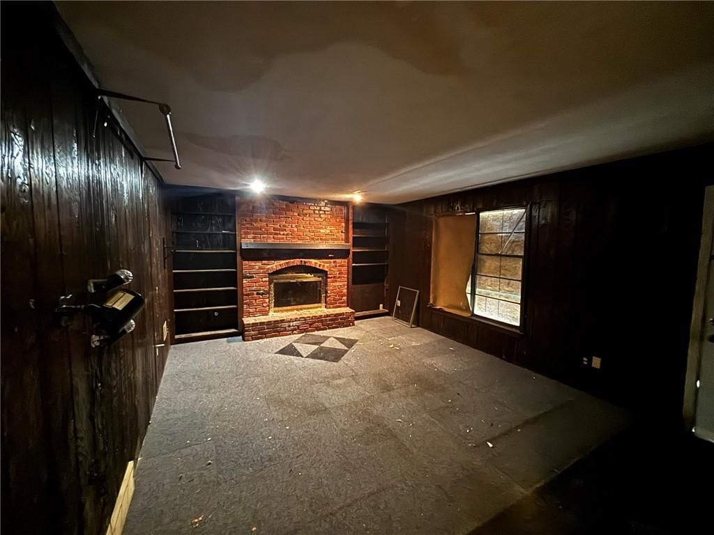 801 E Northview Street — photo 11
