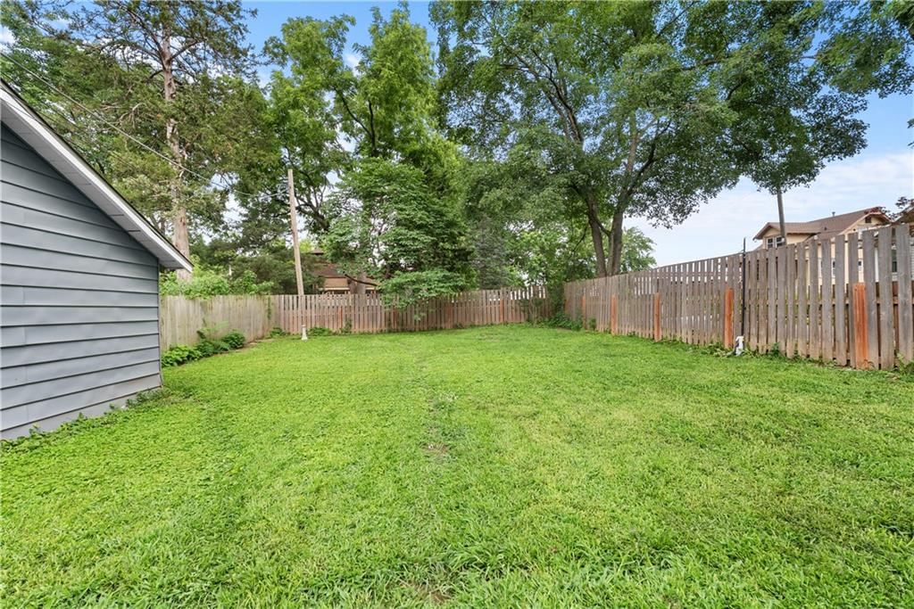 504 W 77th Street — photo 23