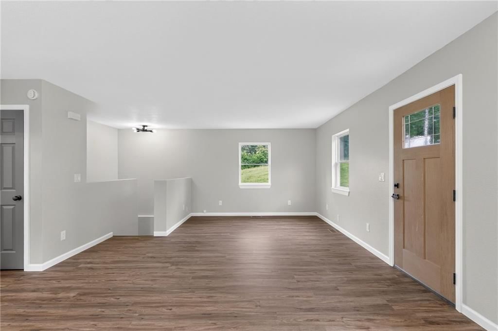 604 W Royle Street — photo 9