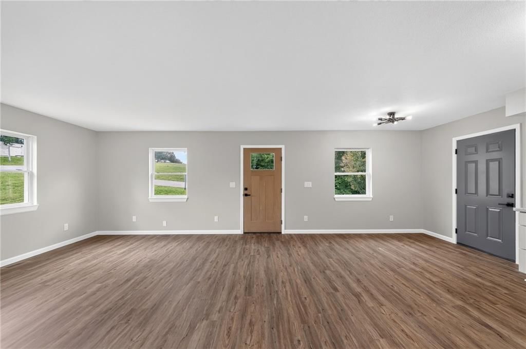 604 W Royle Street — photo 10
