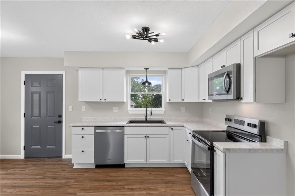 604 W Royle Street — photo 17
