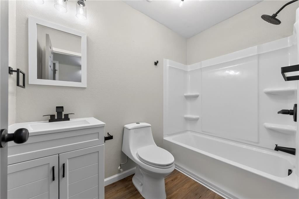 604 W Royle Street — photo 20