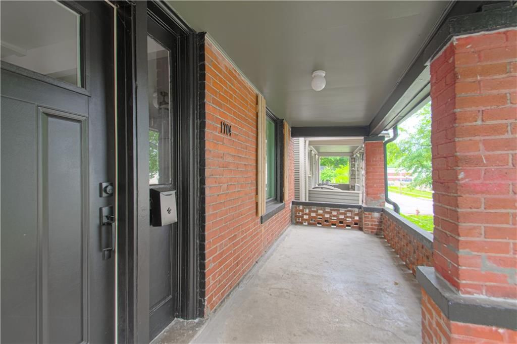 1704 Lake Avenue — photo 4
