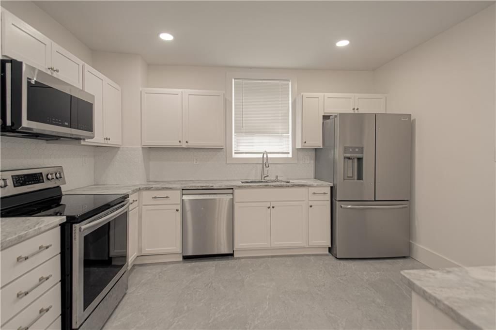 1704 Lake Avenue — photo 13