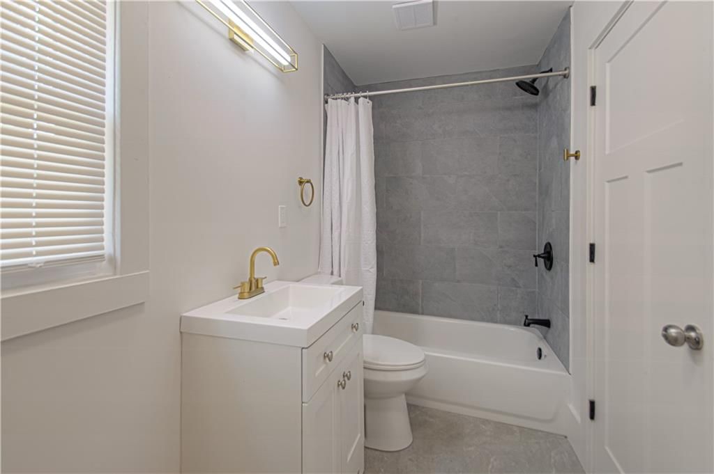 1704 Lake Avenue — photo 16