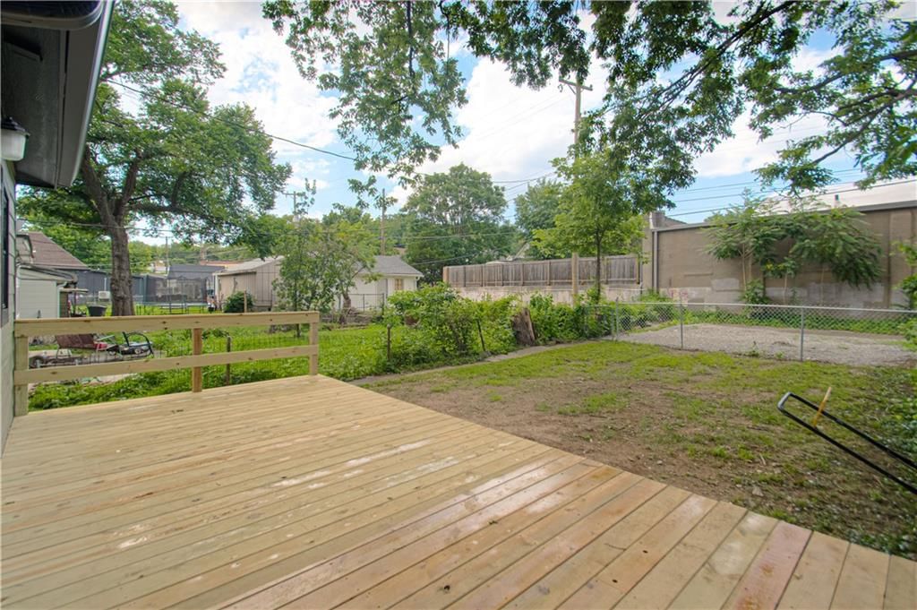 1704 Lake Avenue — photo 27