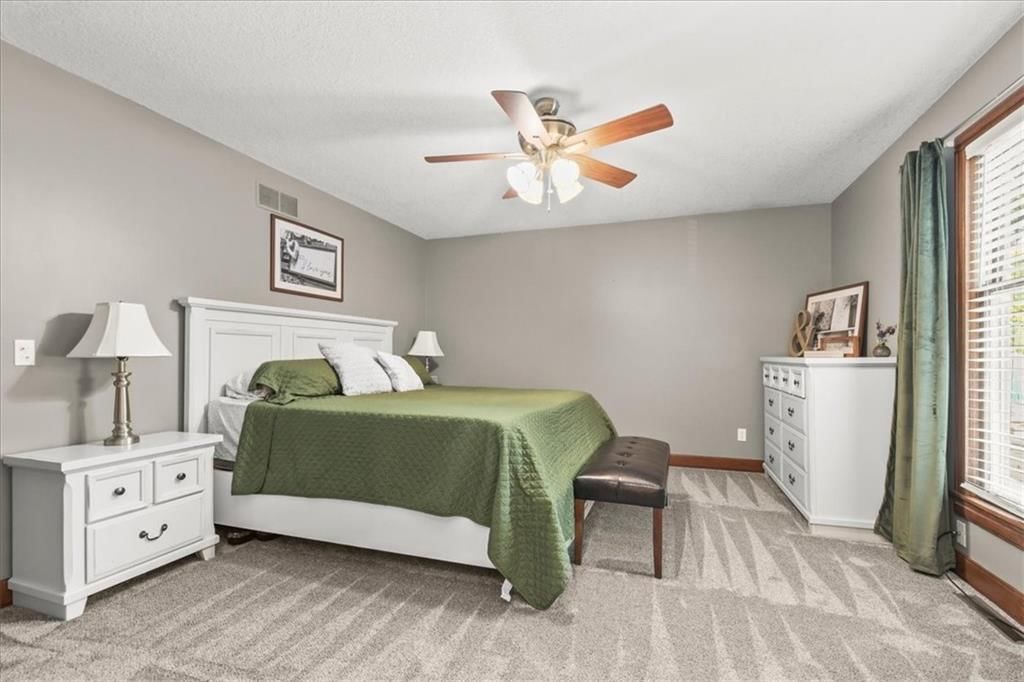 926 E Myrtle Street — photo 17