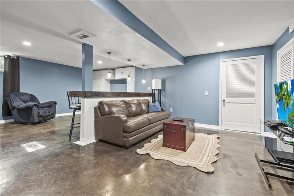 926 E Myrtle Street — photo 29