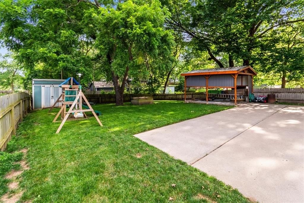 926 E Myrtle Street — photo 34