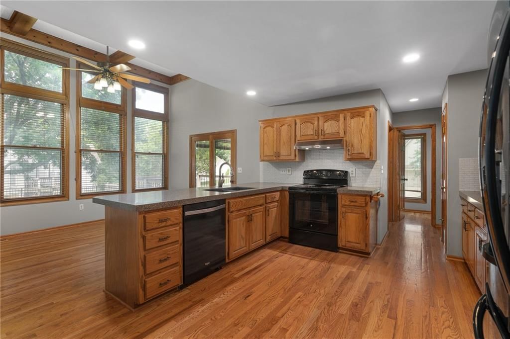 12702 W 120th Street — photo 2
