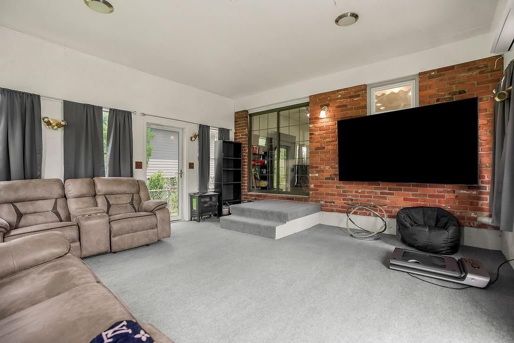 105 SE Moore Street — photo 13