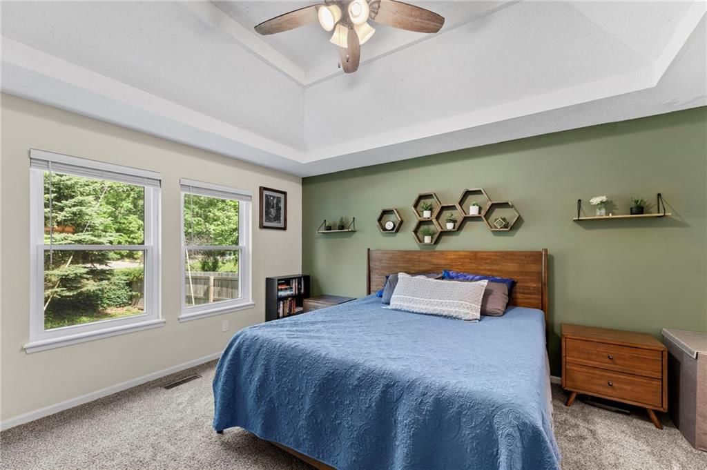 Photo 14 of 29 - 620 Silver Hill Drive, Bonner Springs, KS 66012