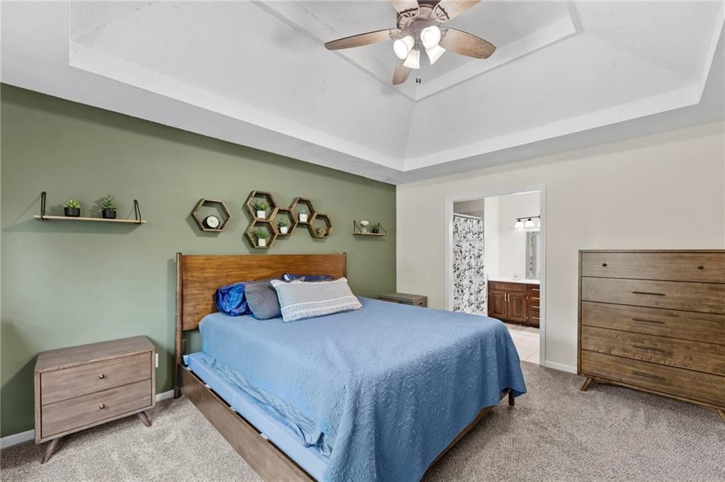 Photo 15 of 29 - 620 Silver Hill Drive, Bonner Springs, KS 66012