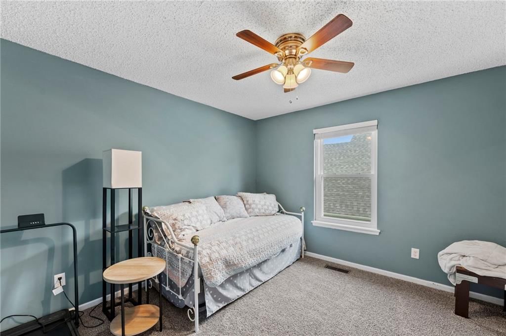 Photo 19 of 29 - 620 Silver Hill Drive, Bonner Springs, KS 66012