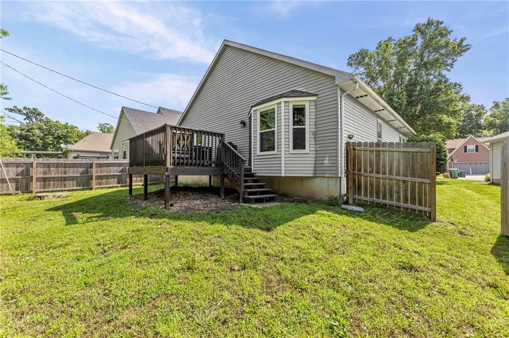 Photo 27 of 29 - 620 Silver Hill Drive, Bonner Springs, KS 66012