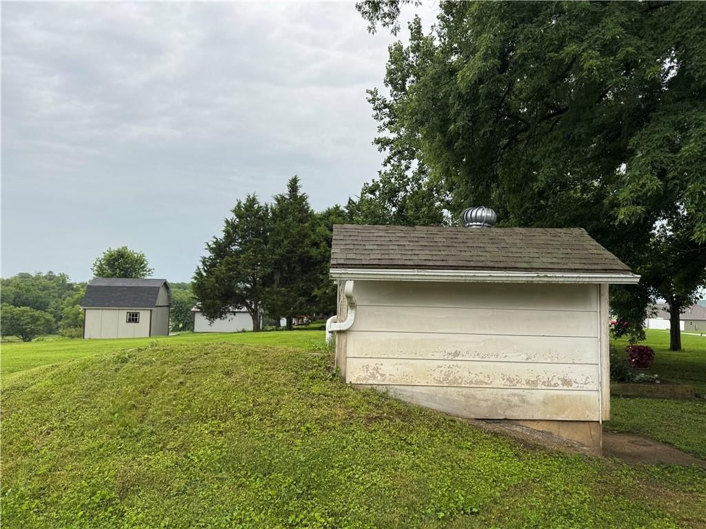 16985 SMITH Road — photo 18