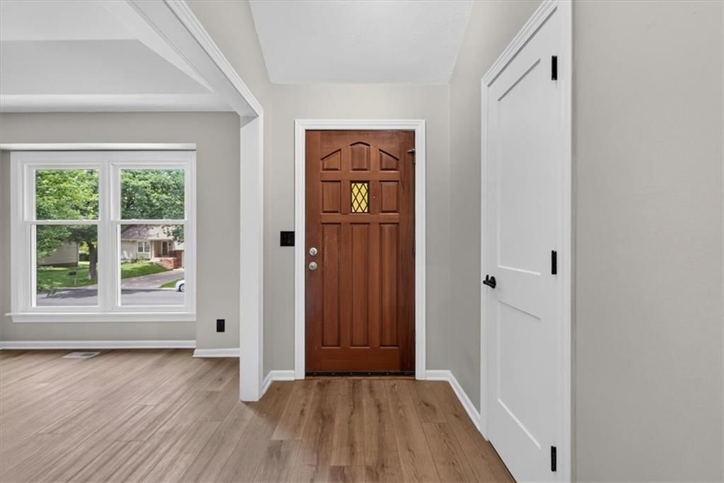 11801 W 78th Terrace — photo 5