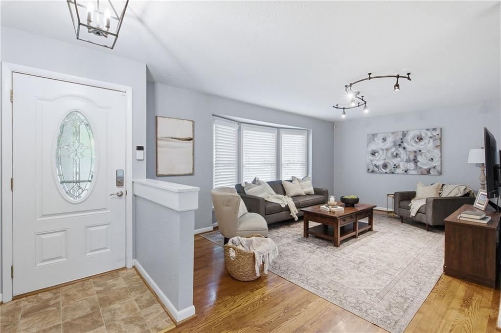 8821 Lowell Avenue — photo 4
