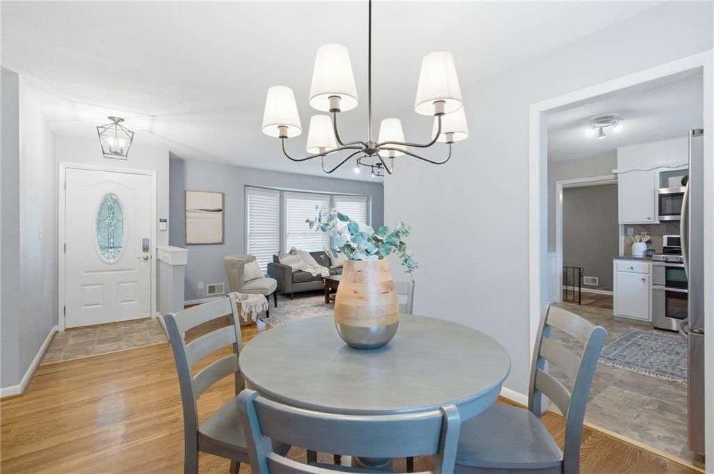 8821 Lowell Avenue — photo 11