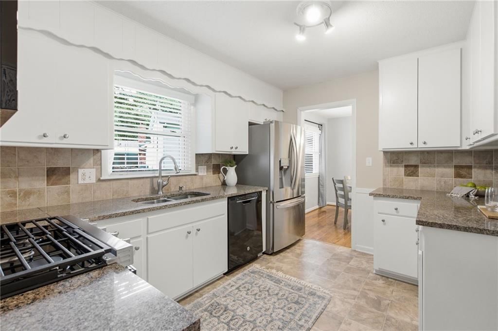 8821 Lowell Avenue — photo 14