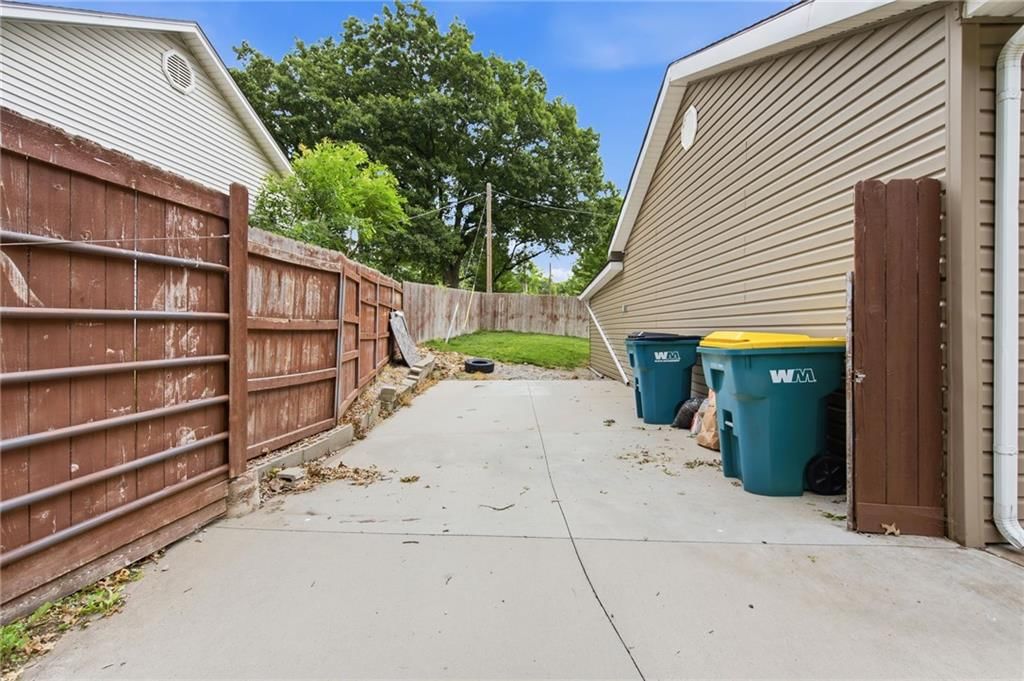 8821 Lowell Avenue — photo 37