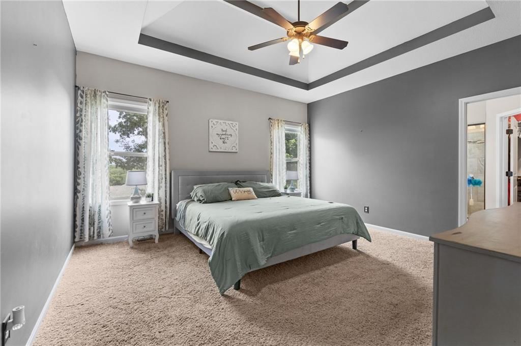 115 E Maple Street — photo 1