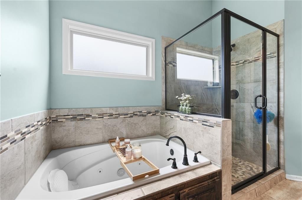 115 E Maple Street — photo 10