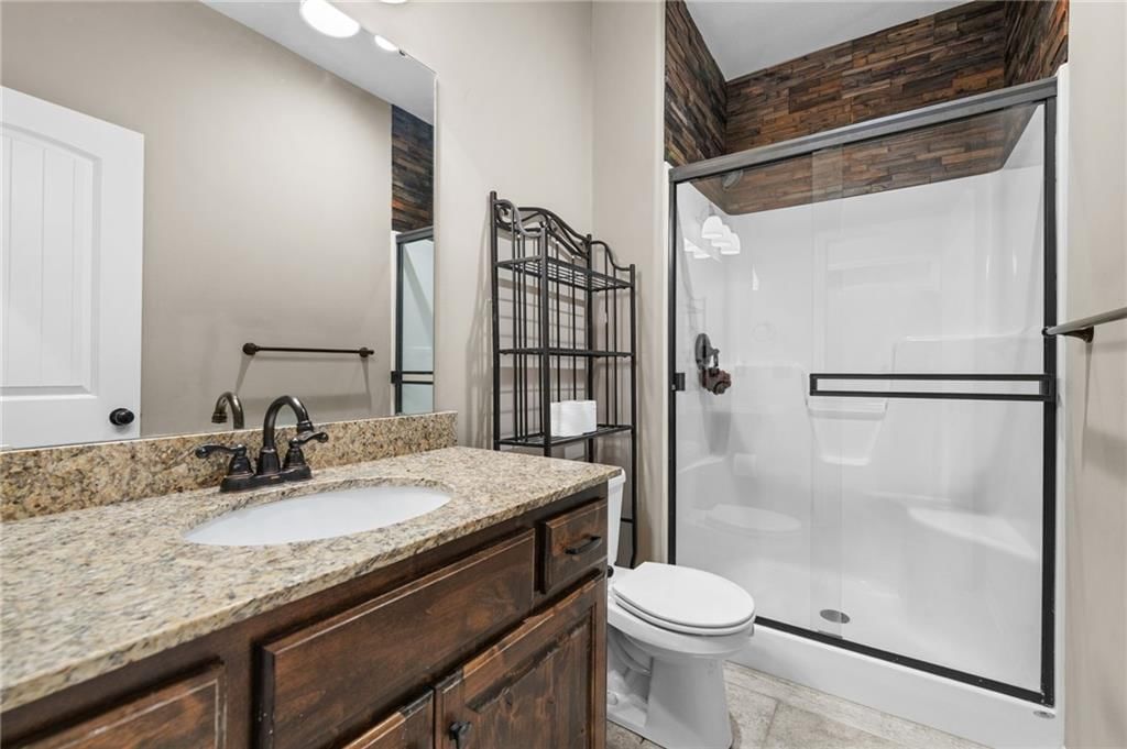 115 E Maple Street — photo 13