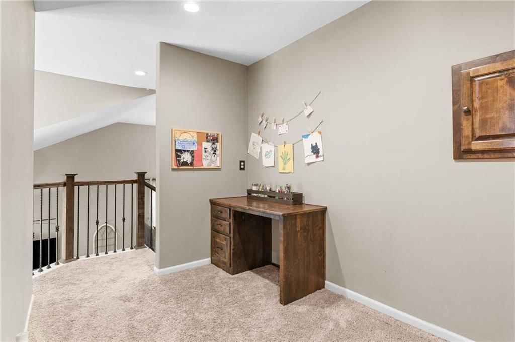 115 E Maple Street — photo 14