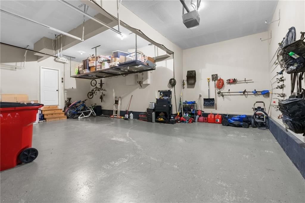 115 E Maple Street — photo 20