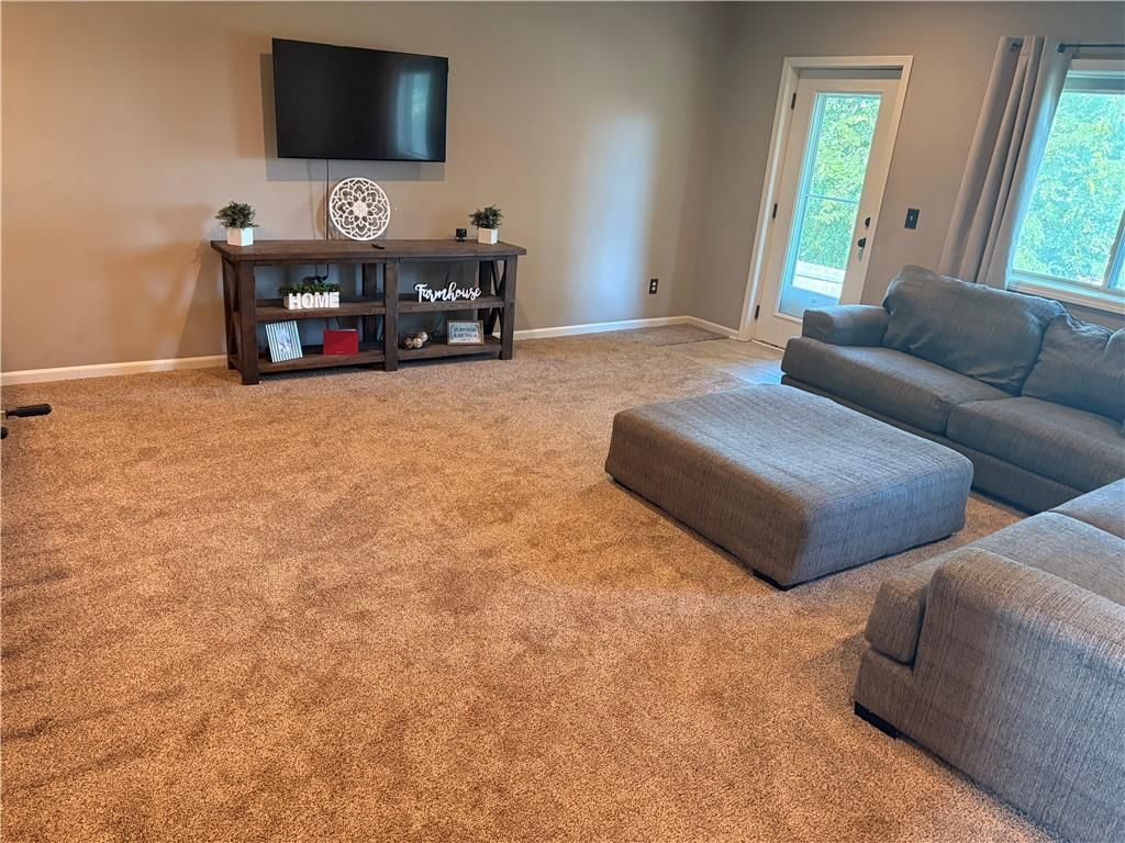115 E Maple Street — photo 21