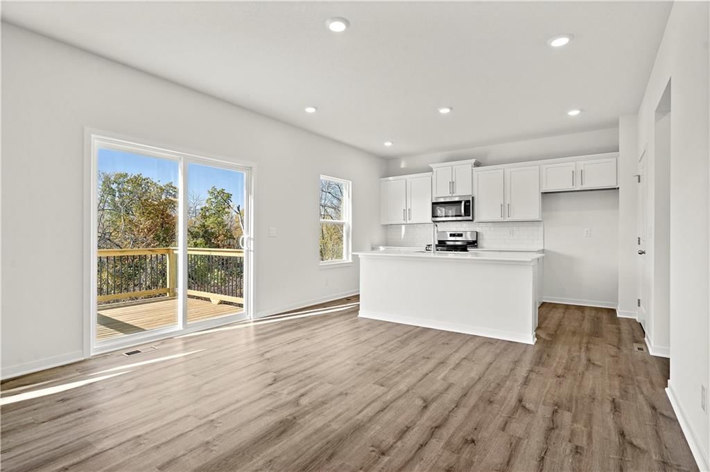 10716 N Richmond Avenue — photo 10