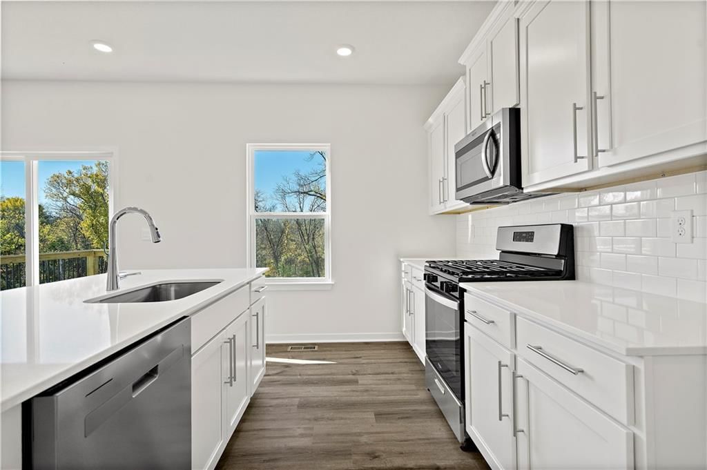 10716 N Richmond Avenue — photo 14