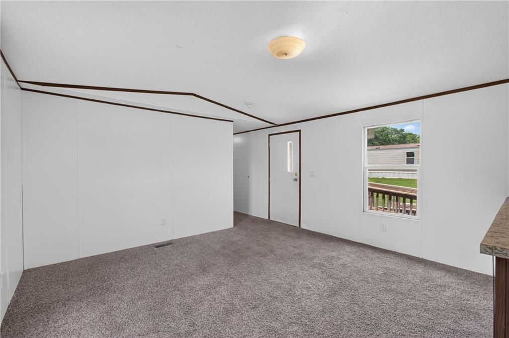 610 E Orchard Street — photo 9