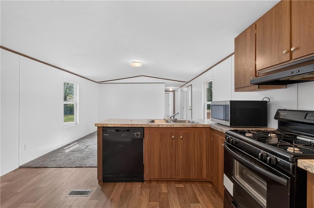 610 E Orchard Street — photo 13