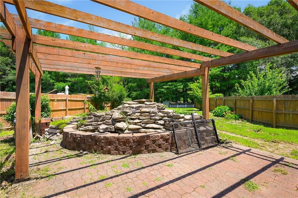 1810 NW Harbor Court — photo 4