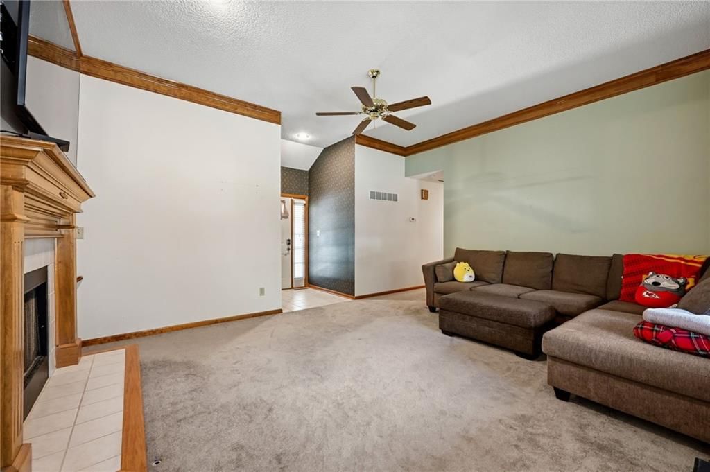 1810 NW Harbor Court — photo 8