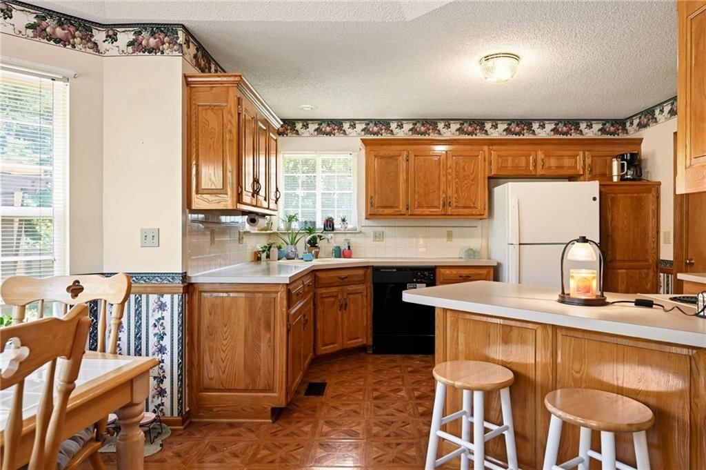 1810 NW Harbor Court — photo 11