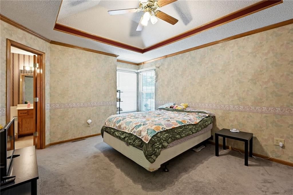 1810 NW Harbor Court — photo 14
