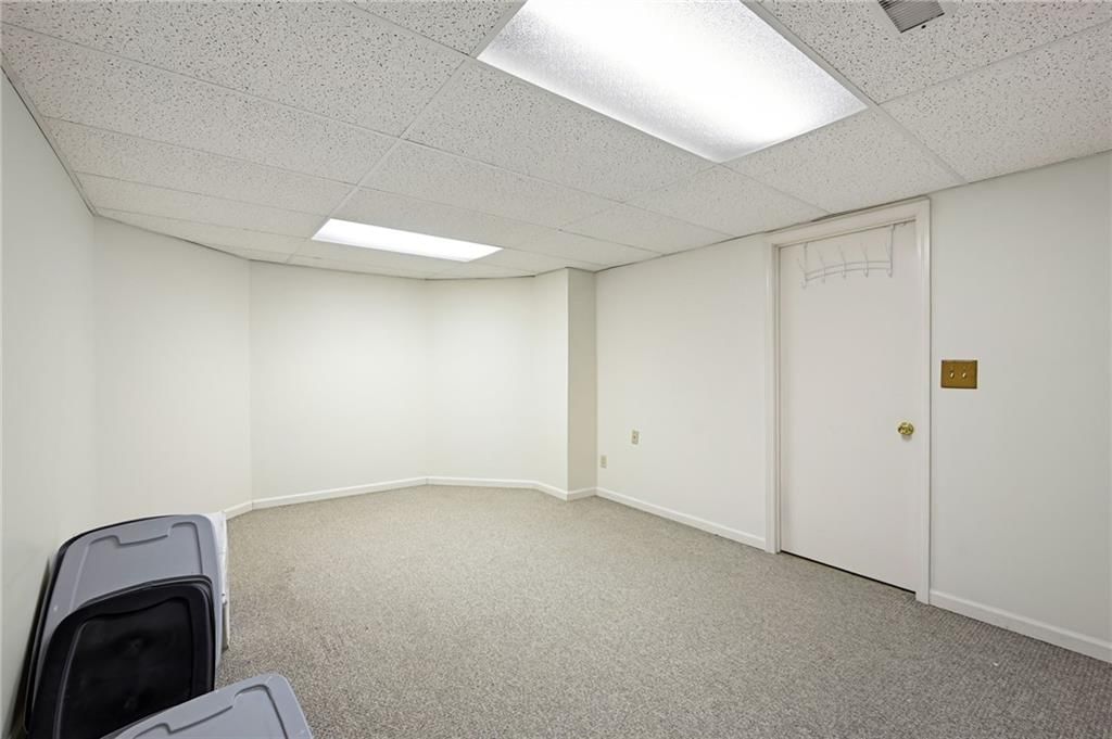 1810 NW Harbor Court — photo 23