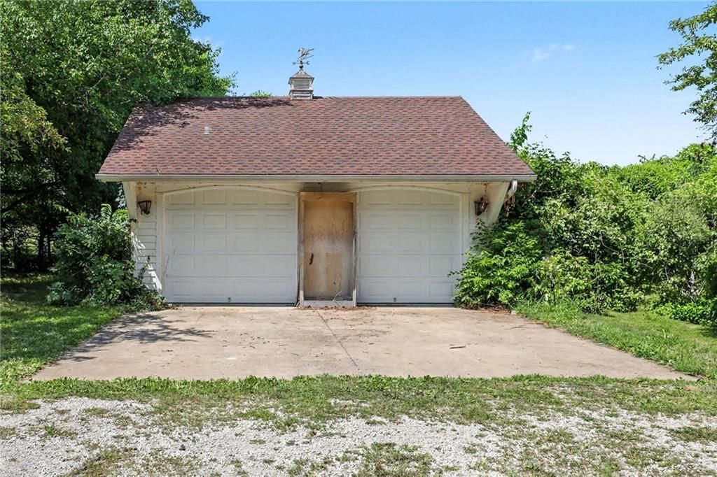 321 N Buckner Tarsney Road — photo 32