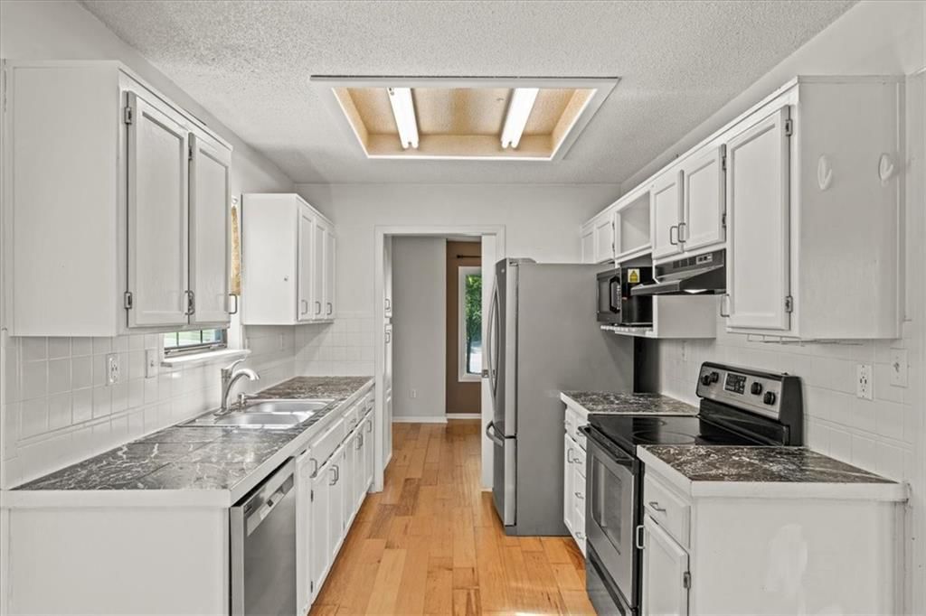 3408 E 104th Street — photo 13