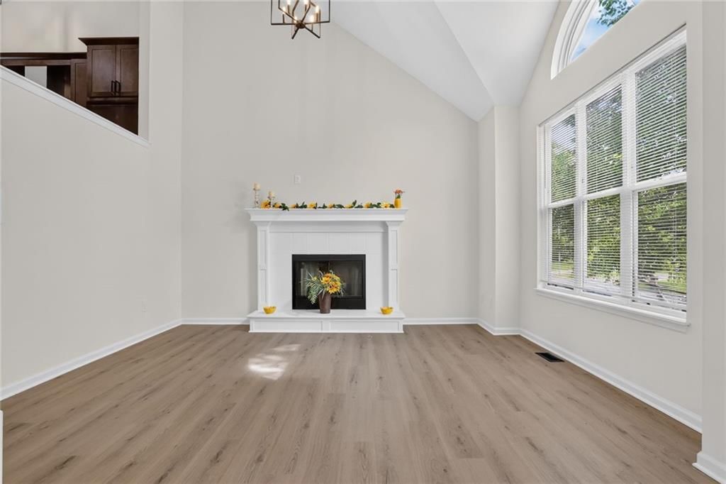 16282 S SUNSET Street — photo 2