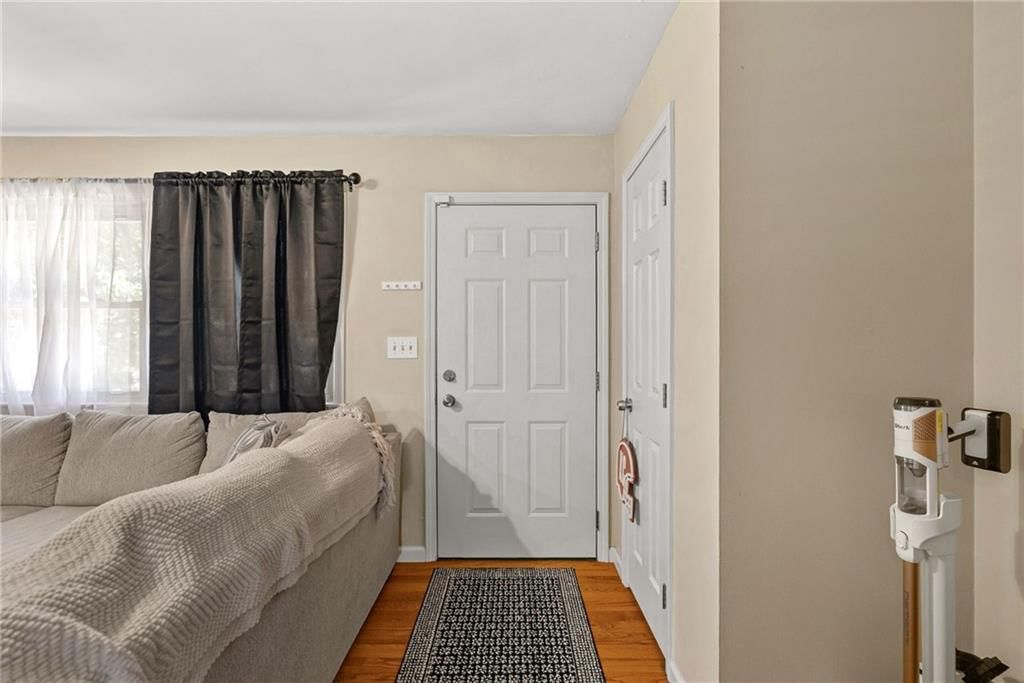 6303 N Wayne Avenue — photo 4