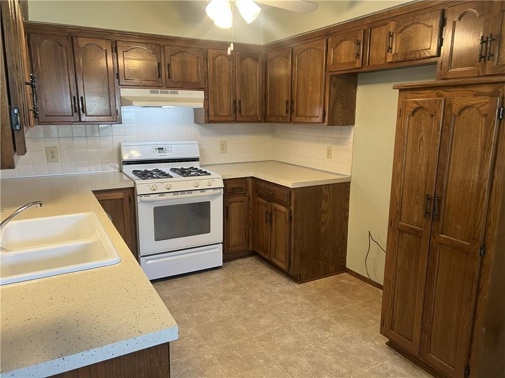 5226 Downey Avenue — photo 28