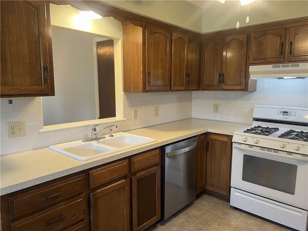 5226 Downey Avenue — photo 29