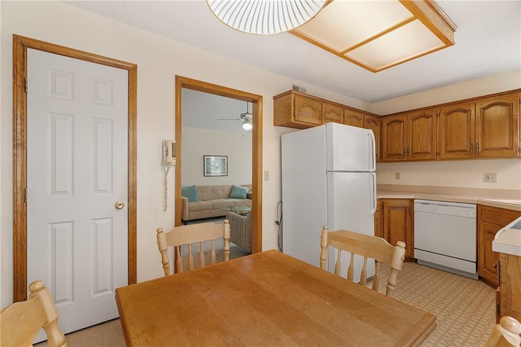 23985 W 57th Terrace — photo 10