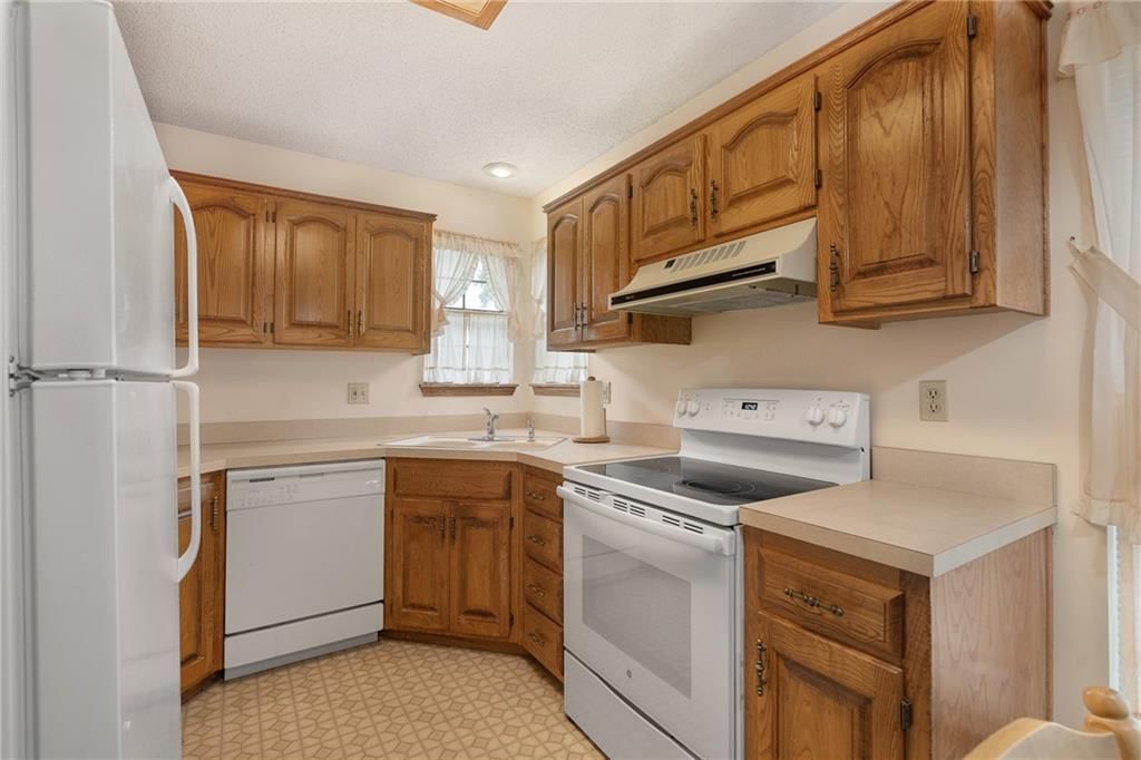 23985 W 57th Terrace — photo 11